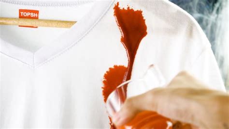 applying fake blood to clothes|how to spray blood on shirts.